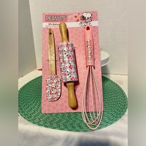 Peanuts Snoopy Valentine’s 3pc Silicone Baking Set